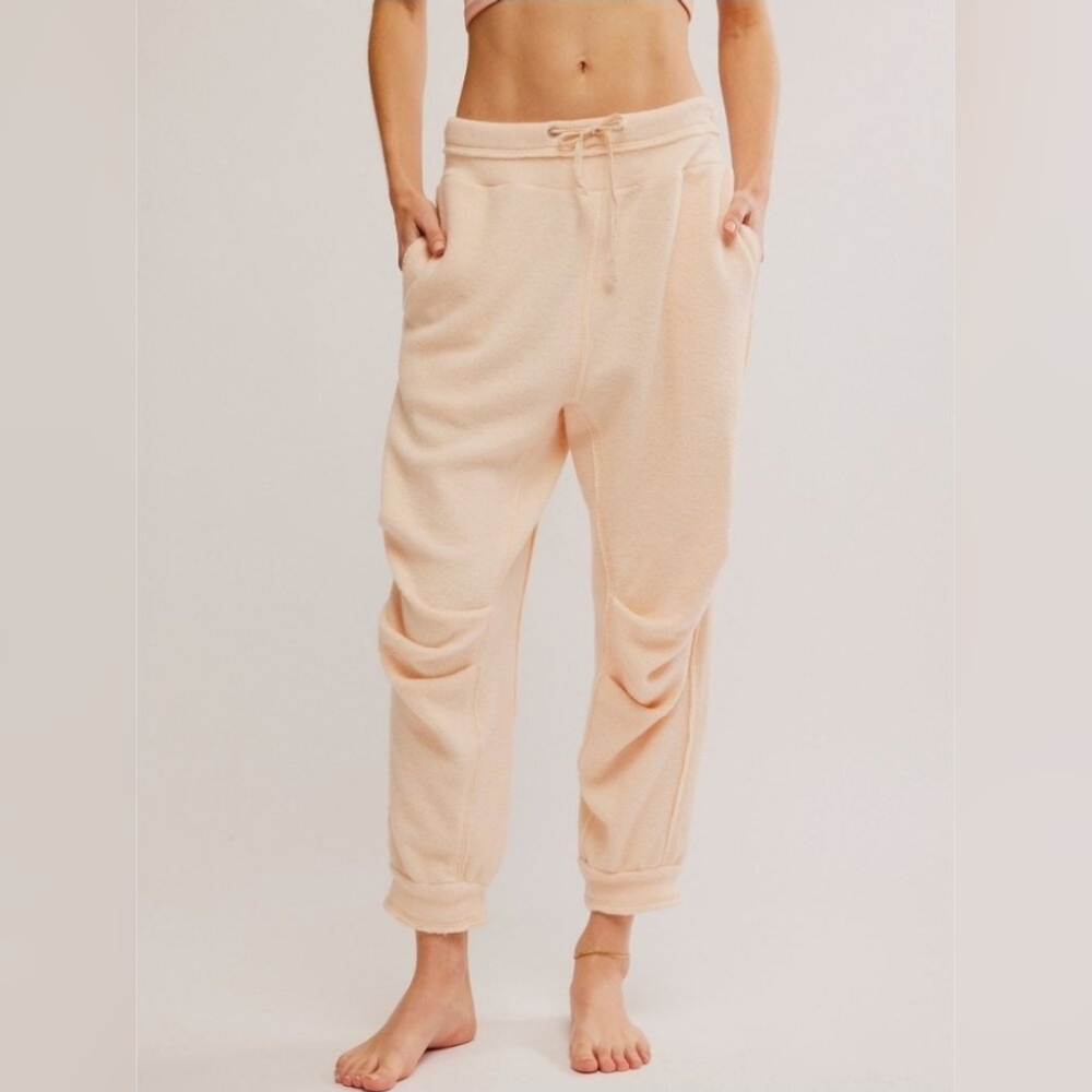 NWT Free People Day Off Fleece Set Peachy Cream - Picture 7 of 11